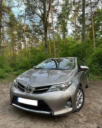 Toyota Auris cena 45000 przebieg: 124775, rok produkcji 2013 z Warszawa małe 67